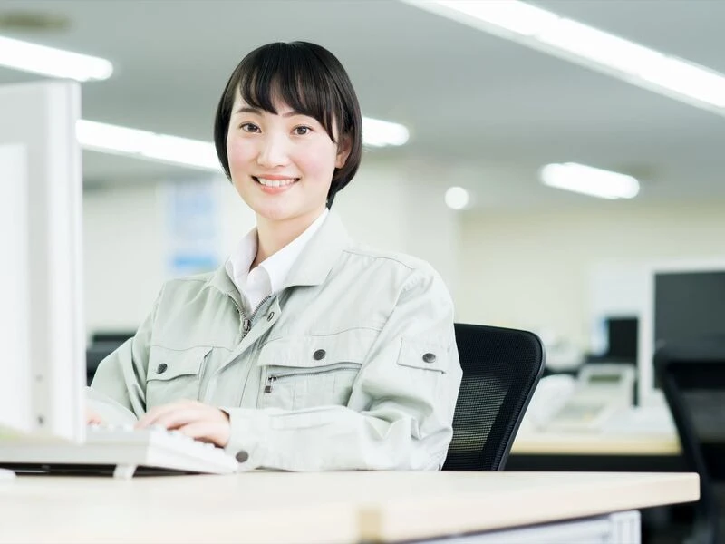 作業着の女性